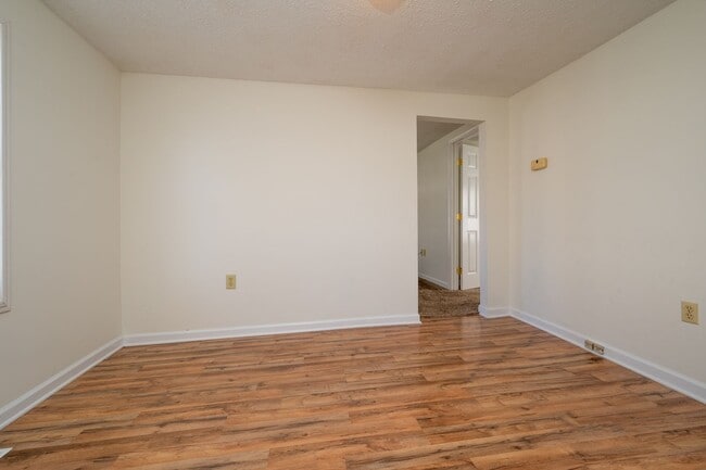 Building Photo - 2 bed/1 bath site built home