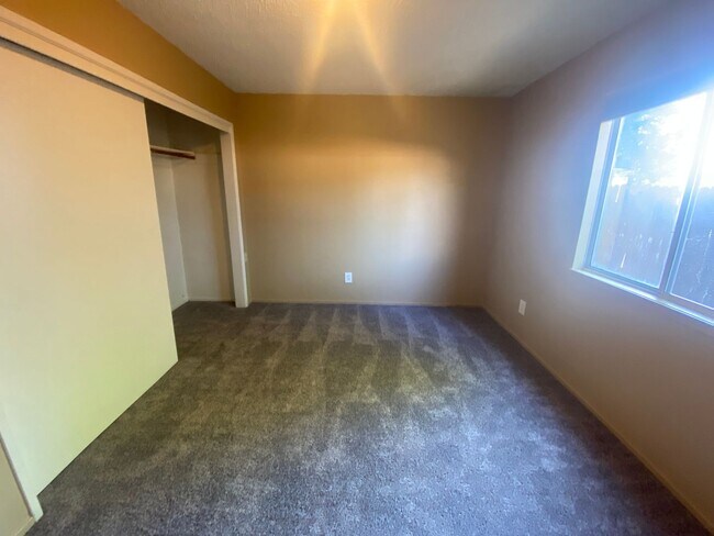 Building Photo - 1275 Peterson Ranch Rd