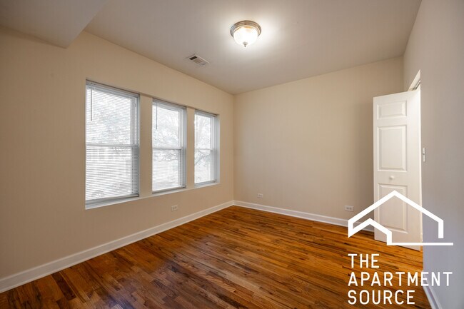 Building Photo - 2257 W Rosemont Ave
