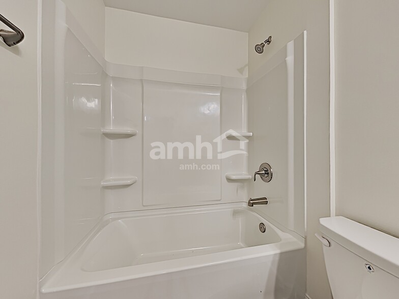 Building Photo - 124 Sweet Gum Dr