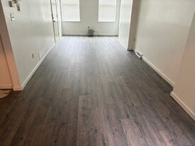 Building Photo - 306 Jacksonia St