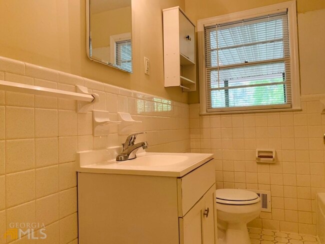 Building Photo - 105 Sunrise Dr