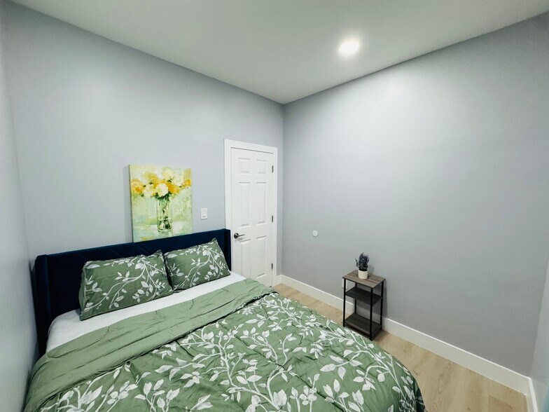 Building Photo - 29 W 26th St