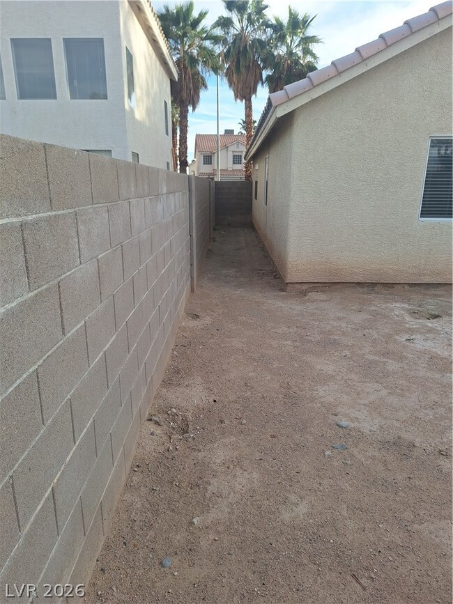 Building Photo - 4156 Abrams Ave