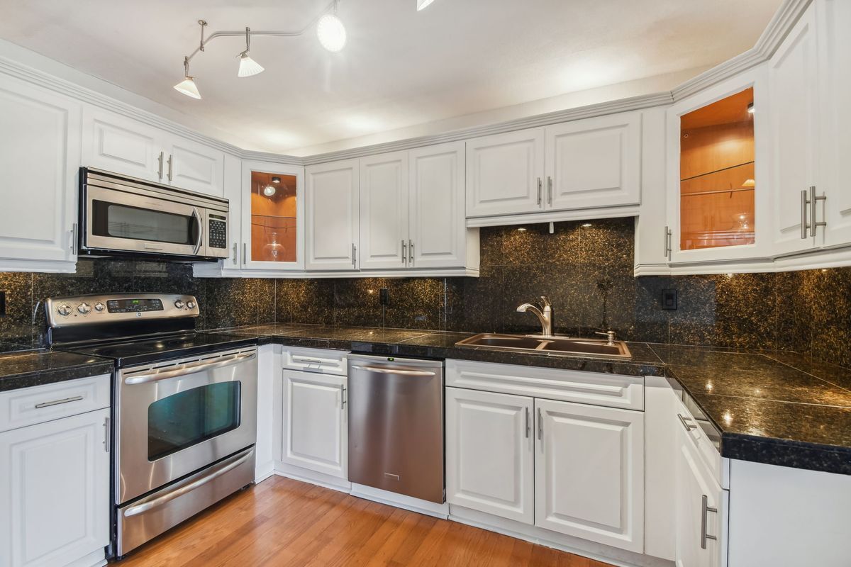 Building Photo - 5558 Baywater Dr