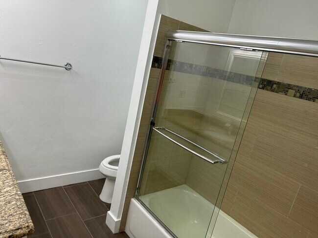 Building Photo - 5328 Newcastle Ave