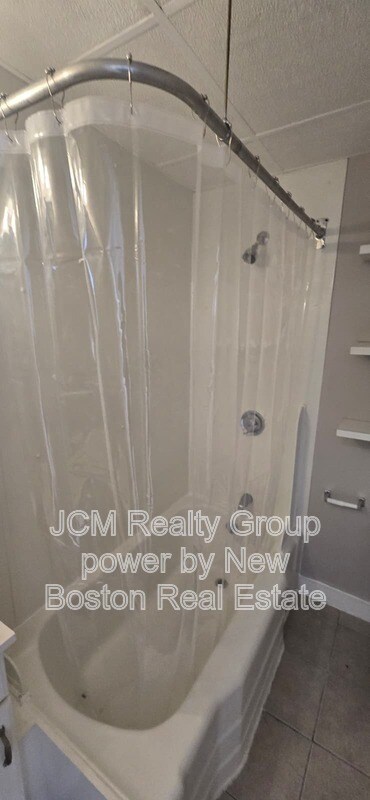 Building Photo - 116-124A Central Ave