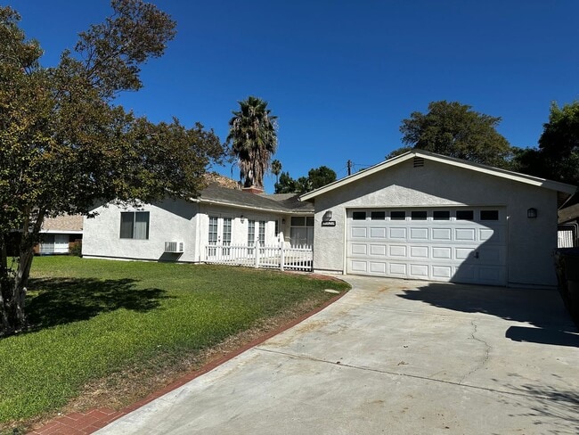 Building Photo - Riverside Home For Rent- *Move In Incentive*