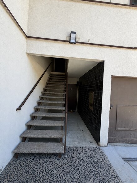 Building Photo - 851 Reeves Pl