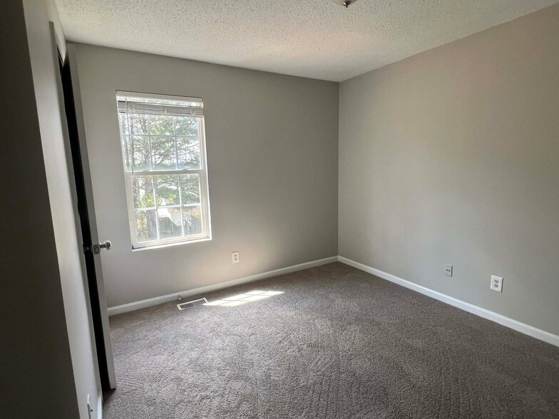 Building Photo - 267 Ashland Park Ct