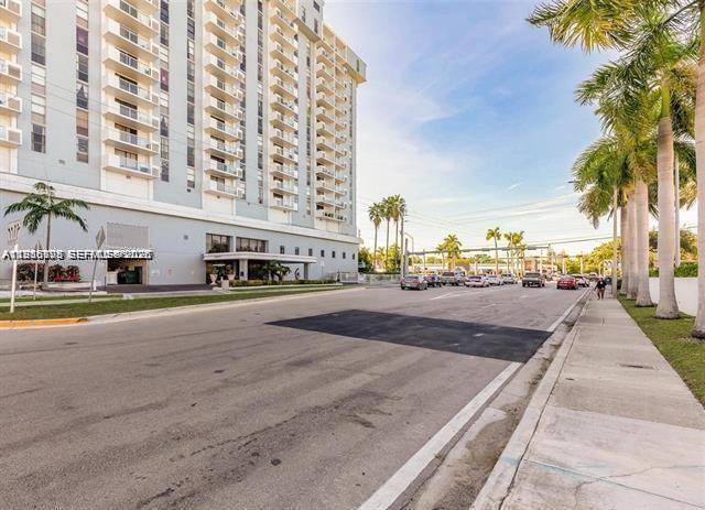 Building Photo - 13499 Biscayne Blvd