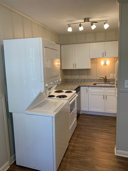 Typical Kitchen (some have stainless appliances) - 1006 N 9th St