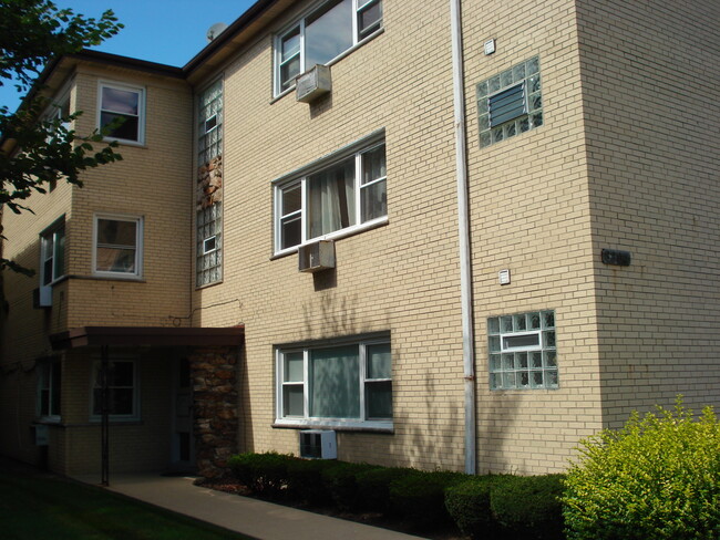 Building Photo - 3804 North Harlem Avenue