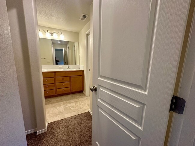 Building Photo - Newly built (2019) single-family