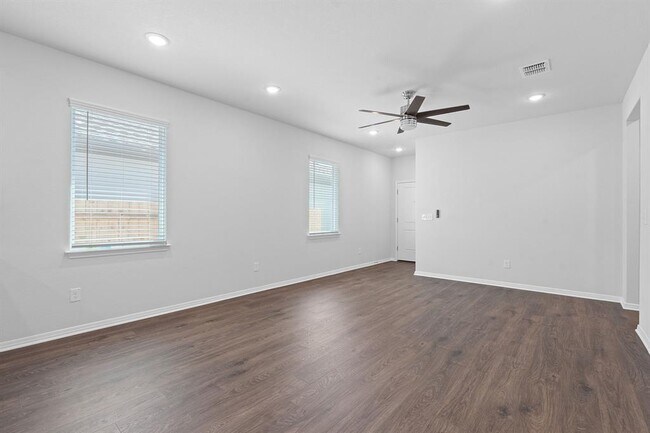 Building Photo - 6349 Marsh Ln