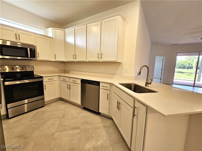 Building Photo - 2168 Dragonfruit Wy