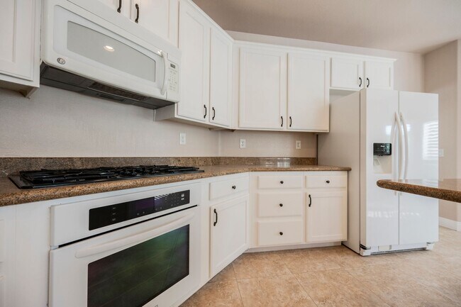 Building Photo - Beautiful Home in a Guard Gated Community