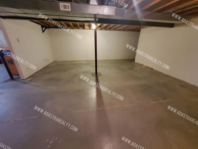 Building Photo - 11425 W 61st St