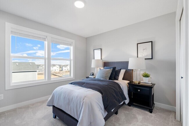 Building Photo - 13130 ISETTA CIR NE