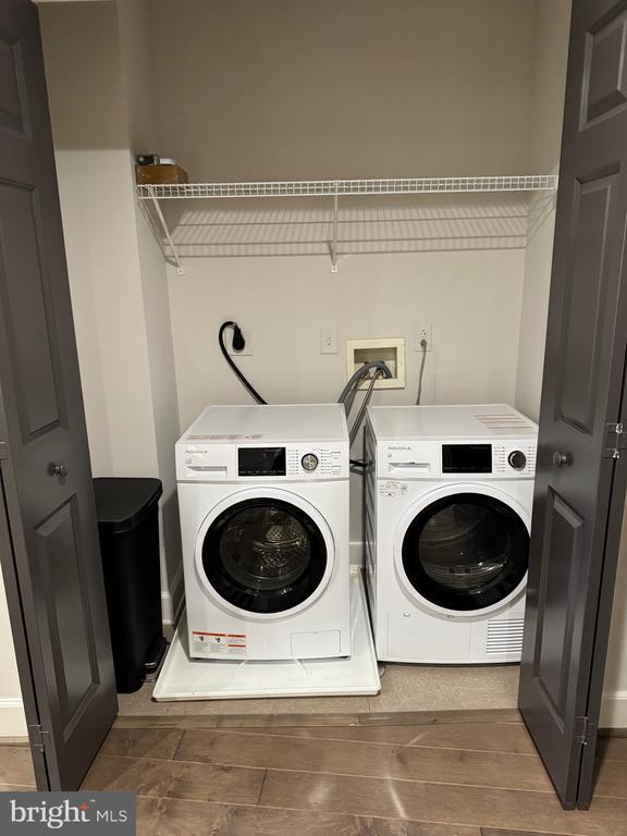 Building Photo - 413 Stuart Cir