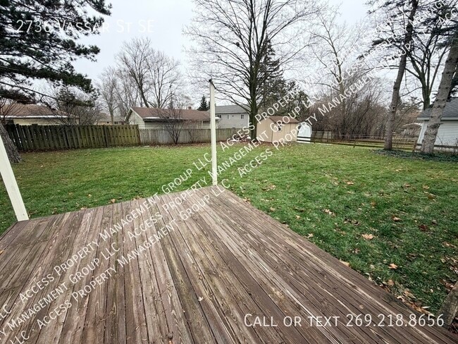 Building Photo - 2736 Vassar Dr SE