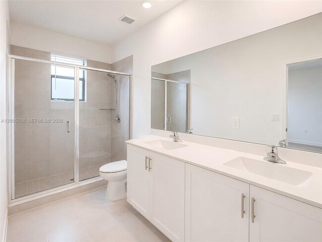 Building Photo - 3448 W 110th Terrace