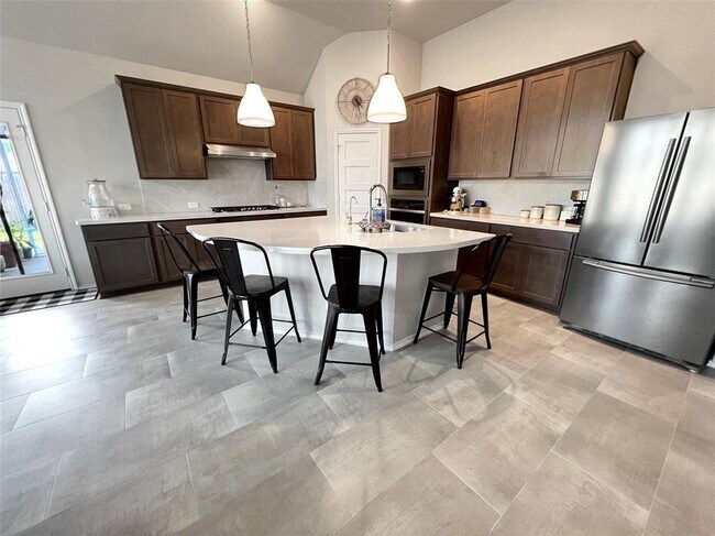 Building Photo - 25402 Kidwiler Dr