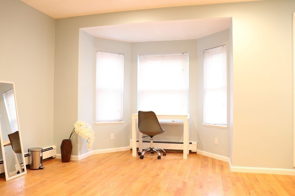 Building Photo - 12 Regent St