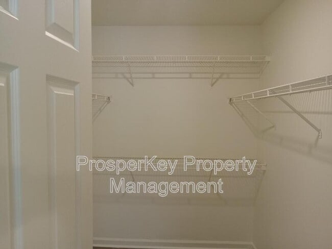 Building Photo - 9 Mann St