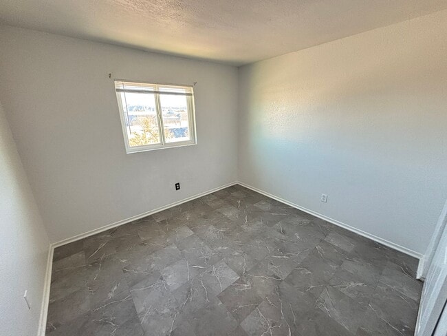 Building Photo - Charming 3Bed/1Bath apartment located in North Las Vegas— Enjoy Rent-Free Holidays!