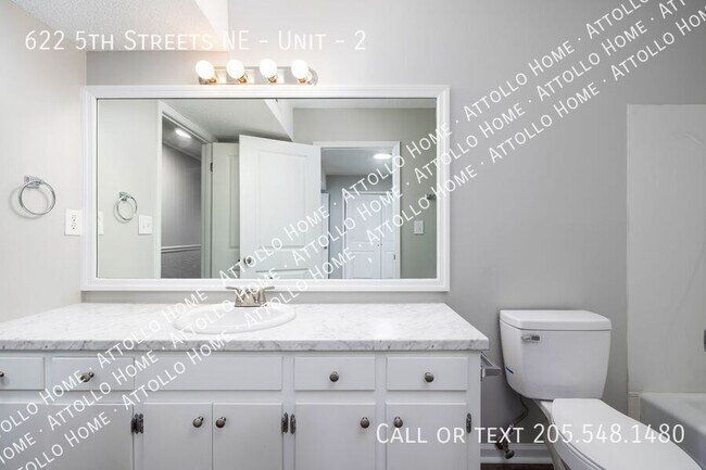 Building Photo - 622 5th St NE