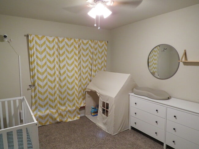 Building Photo - "Charming 3-Bedroom Home with Elegant Gran...