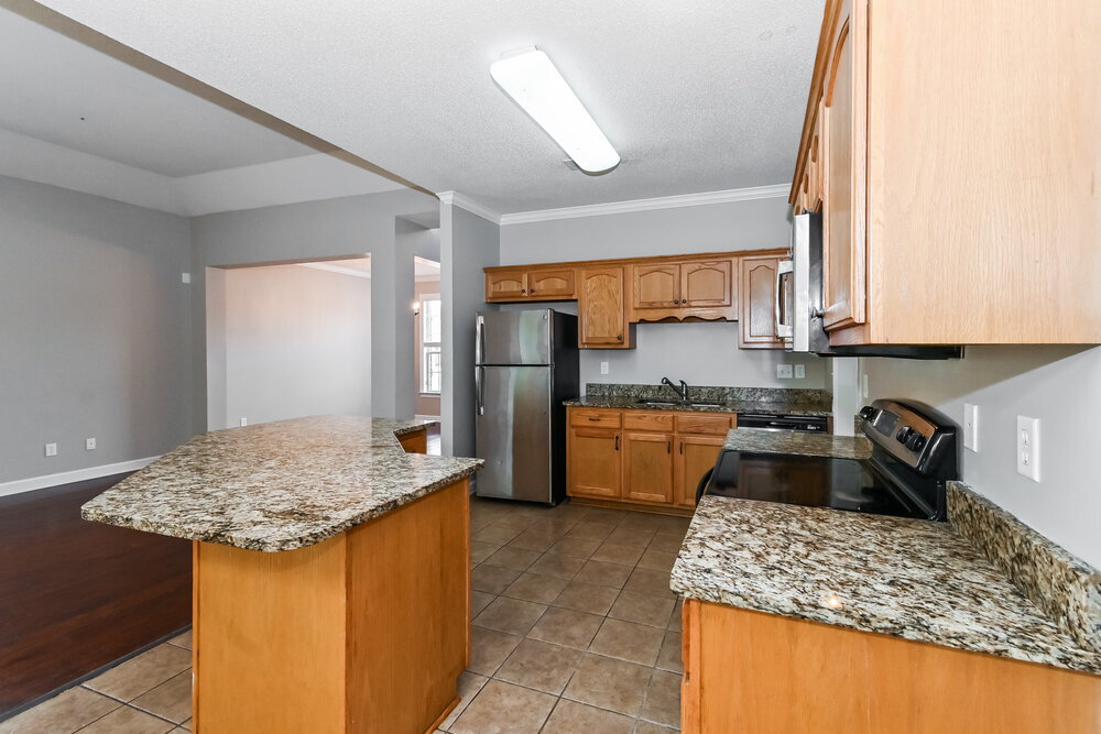 Building Photo - 8120 Woodson Dr