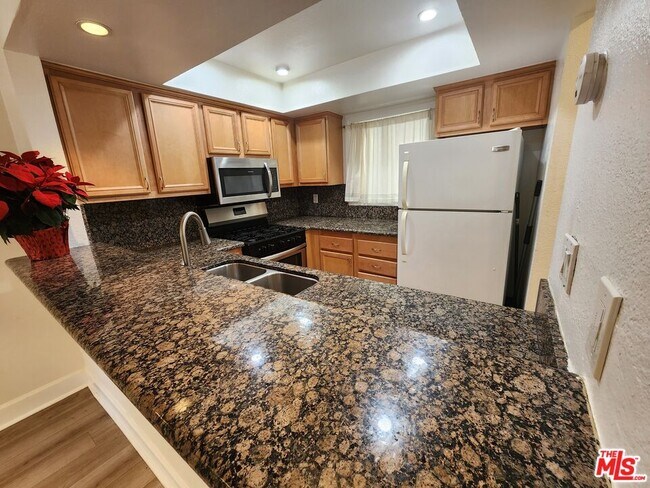 Building Photo - 11230 Peach Grove St