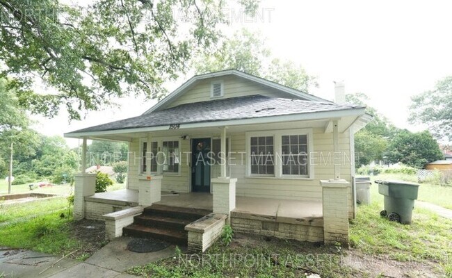 Building Photo - A charming house in Jewitt!