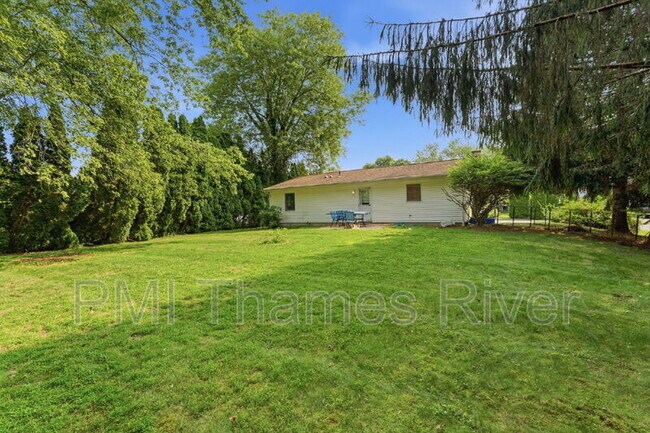 Building Photo - 33 Lodus Ct