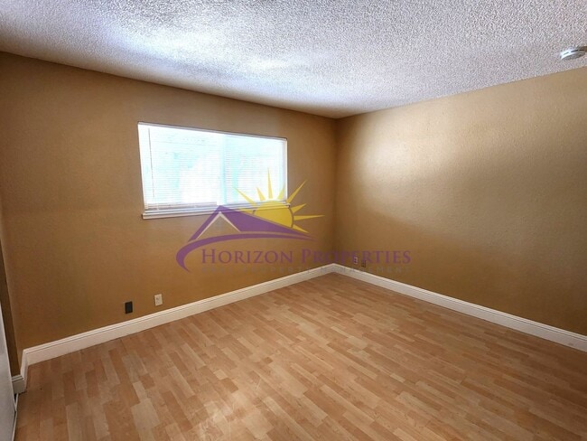 Building Photo - Open 4 Bed 2 Bath 1,660 Sq. Ft. in Citrus ...