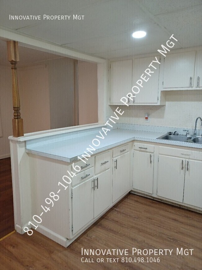 Building Photo - 1121 W Buder Ave