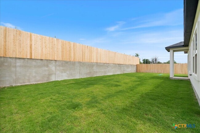 Building Photo - 223 Timberline Dr