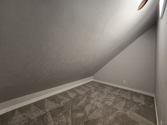 Building Photo - 2415 S Xanadu Way