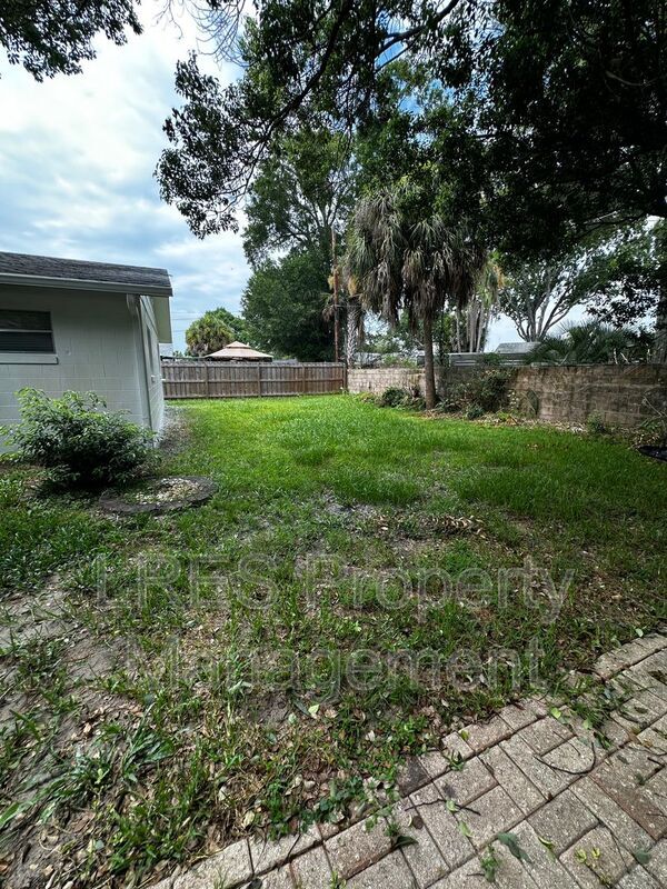 Building Photo - 2719 Merrie Oaks Rd
