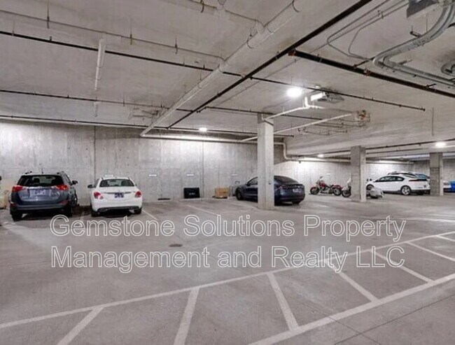 Building Photo - 1125 10th Ave N