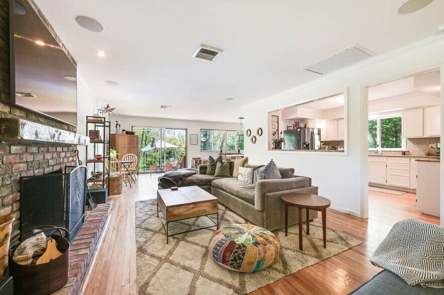 Building Photo - 3 Quadrant Hill Rd