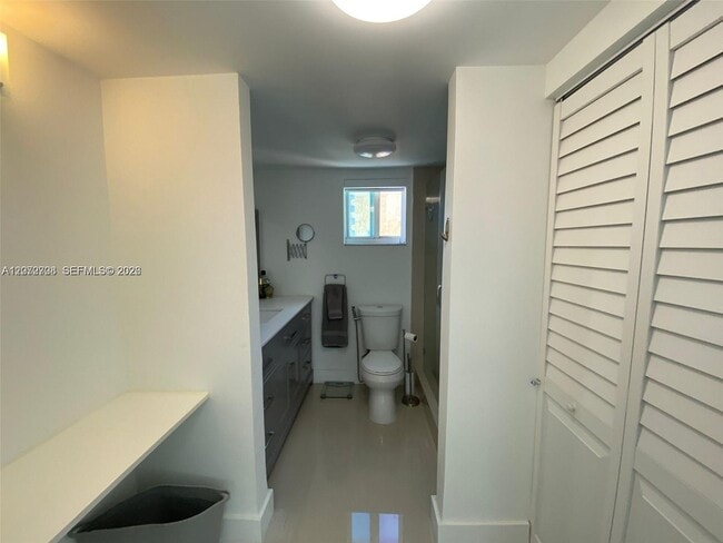 Building Photo - 8888 Collins Ave