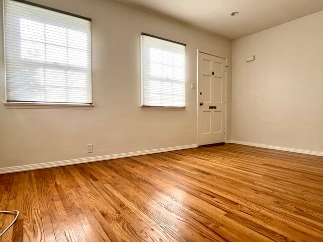 Living Room - 2938 Rowena Ave