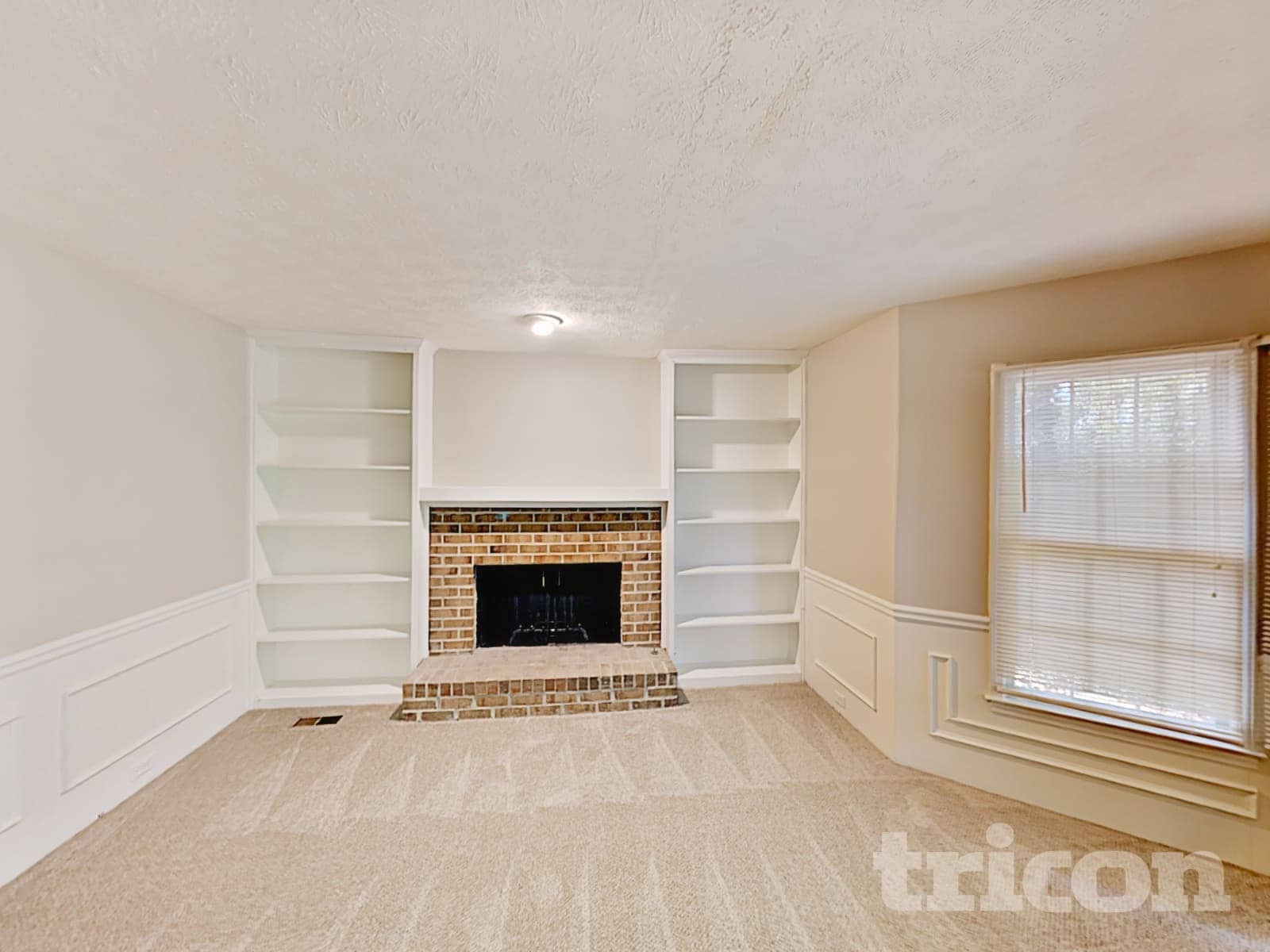 Building Photo - 1720 Ridgefield Dr