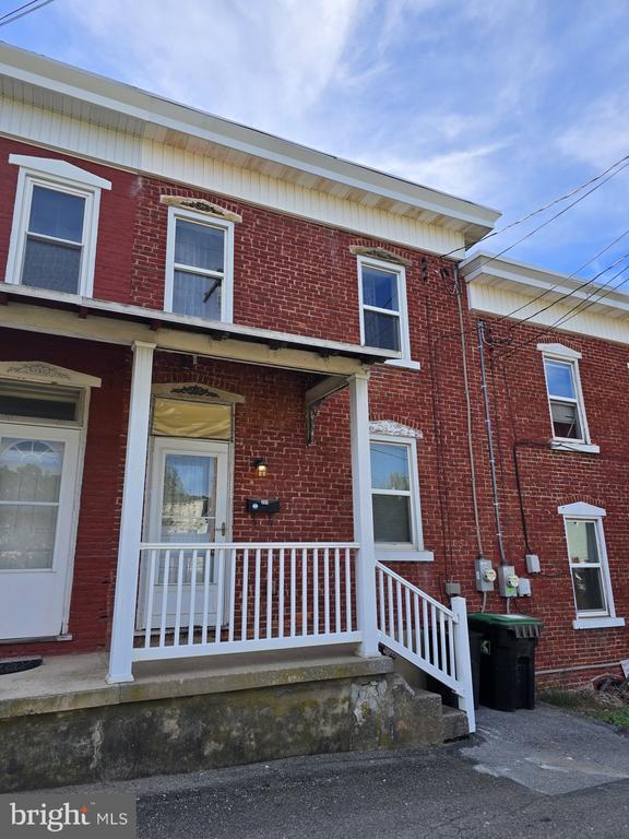 Building Photo - 231 N Walborn Ave