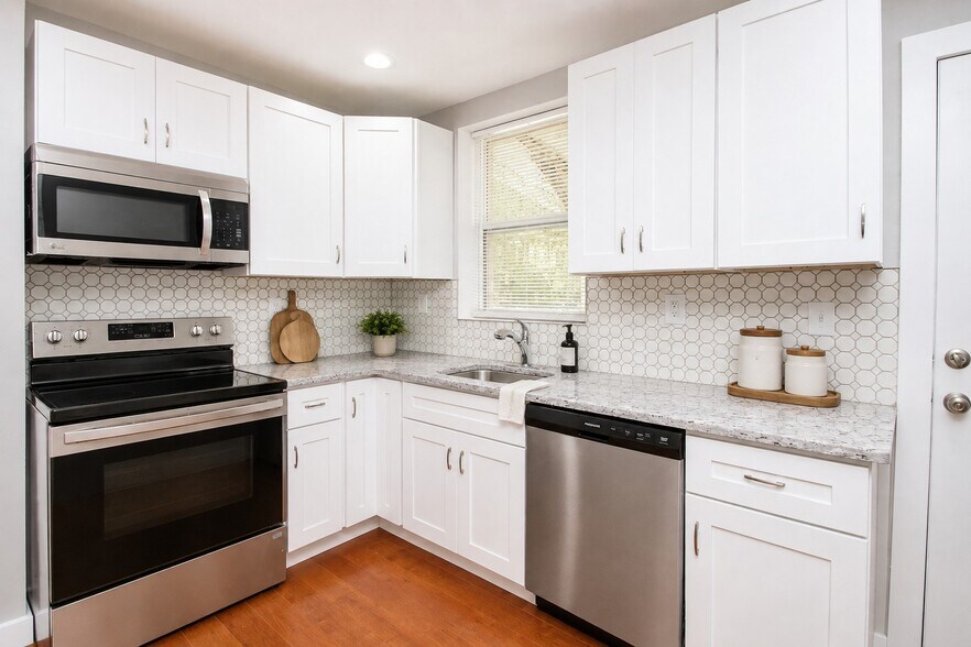 Building Photo - 882 N Fallon St