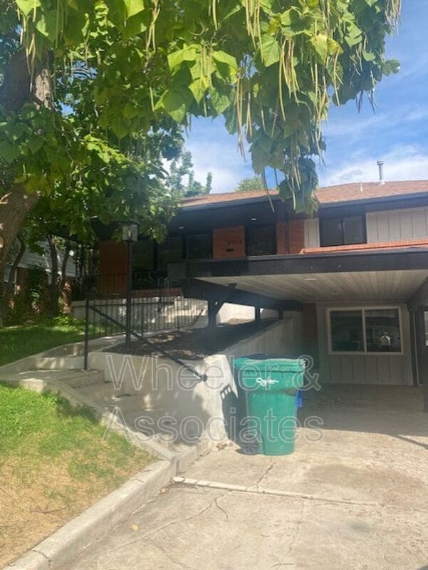 Building Photo - 3718-3718 Brinker Ave