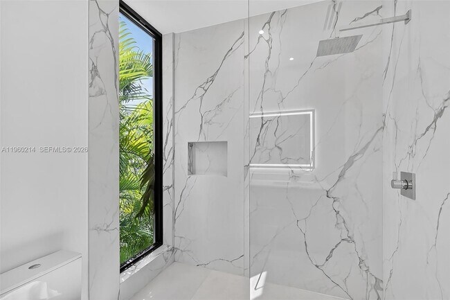 Building Photo - 620 Solar Isle Dr